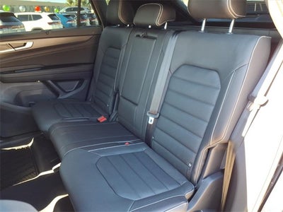 2026 Volkswagen Atlas Cross Sport 2.0T SEL R-Line Black