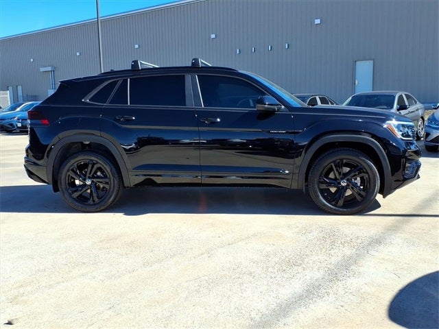 2026 Volkswagen Atlas Cross Sport 2.0T SEL R-Line Black