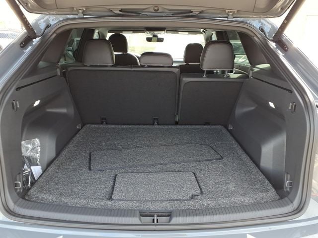 2026 Volkswagen Atlas Cross Sport SEL R-Line Black