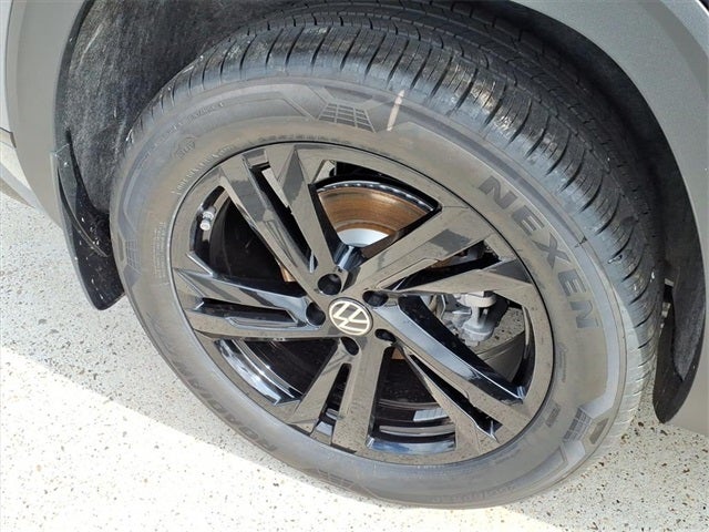 2026 Volkswagen Atlas Cross Sport 2.0T SEL R-Line Black