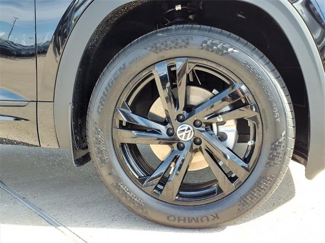 2026 Volkswagen Atlas Cross Sport 2.0T SEL R-Line Black