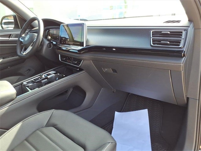 2026 Volkswagen Atlas Cross Sport 2.0T SEL R-Line Black