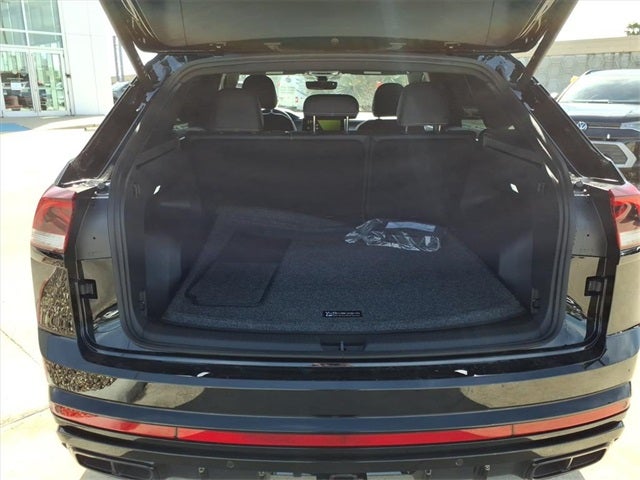 2026 Volkswagen Atlas Cross Sport 2.0T SEL R-Line Black