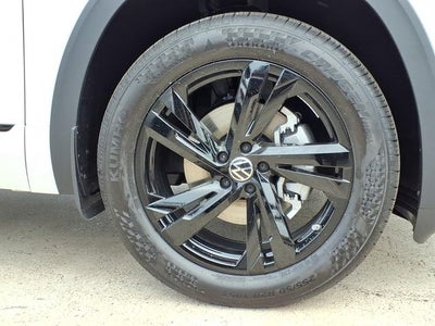 2026 Volkswagen Atlas Cross Sport 2.0T SEL R-Line Black