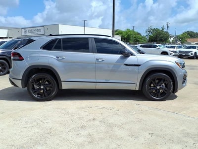 2026 Volkswagen Atlas Cross Sport 2.0T SEL R-Line Black