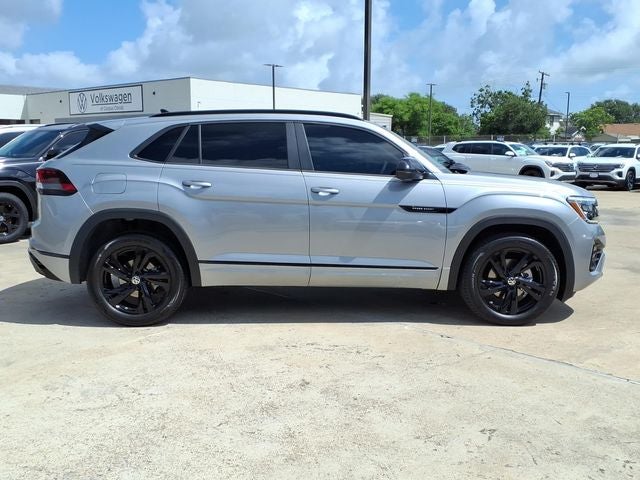 2026 Volkswagen Atlas Cross Sport 2.0T SEL R-Line Black