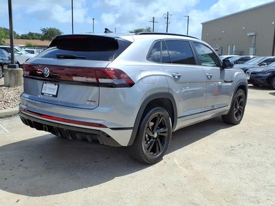 2026 Volkswagen Atlas Cross Sport 2.0T SEL R-Line Black