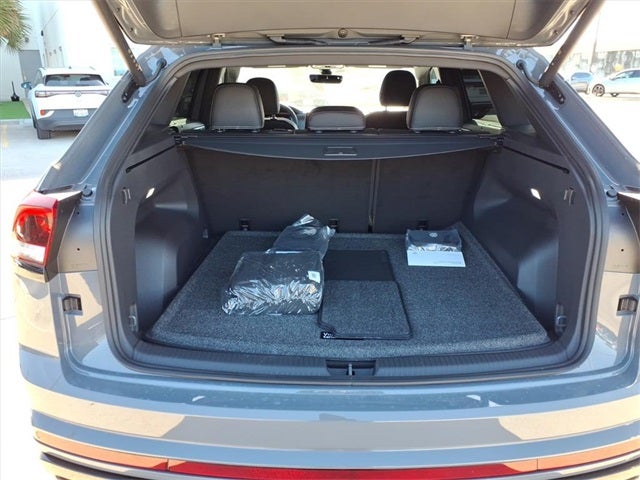 2026 Volkswagen Atlas Cross Sport 2.0T SEL R-Line Black