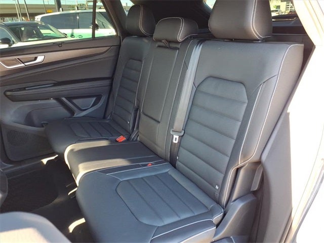 2026 Volkswagen Atlas Cross Sport 2.0T SEL R-Line Black