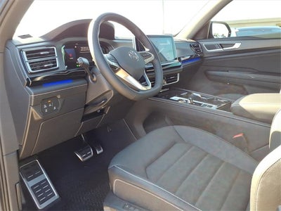 2026 Volkswagen Atlas Cross Sport 2.0T SEL R-Line Black