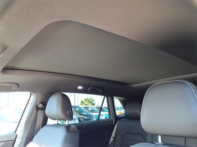 2026 Volkswagen Atlas Cross Sport 2.0T SEL R-Line Black