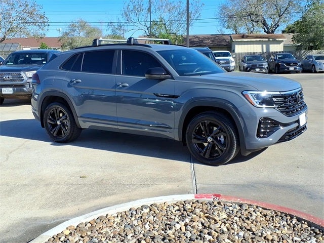2026 Volkswagen Atlas Cross Sport 2.0T SEL R-Line Black