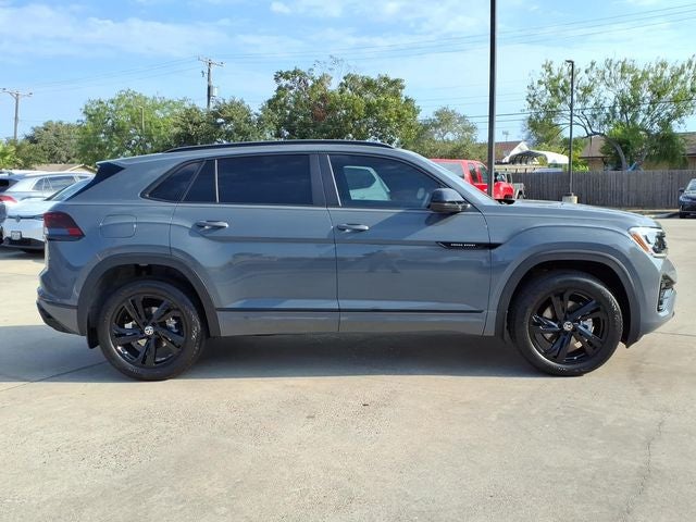 2026 Volkswagen Atlas Cross Sport 2.0T SEL R-Line Black