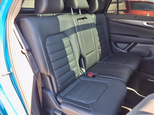 2025 Volkswagen Atlas Cross Sport 2.0T SEL R-Line Black