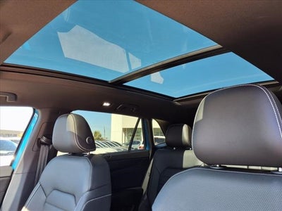 2025 Volkswagen Atlas Cross Sport 2.0T SEL R-Line Black