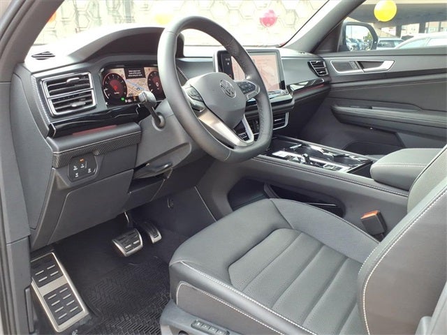 2024 Volkswagen Atlas Cross Sport 2.0T SEL R-Line