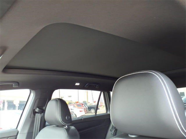 2024 Volkswagen Atlas Cross Sport 2.0T SEL R-Line