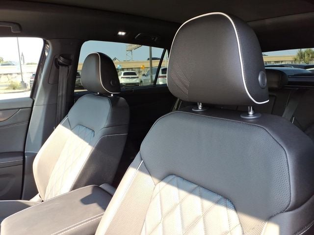 2026 Volkswagen Atlas Cross Sport SEL Premium R-Line