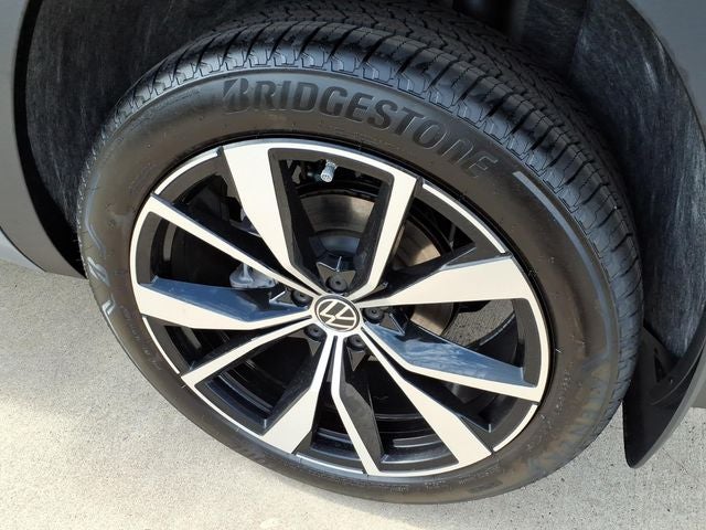 2026 Volkswagen Atlas Cross Sport SEL Premium R-Line