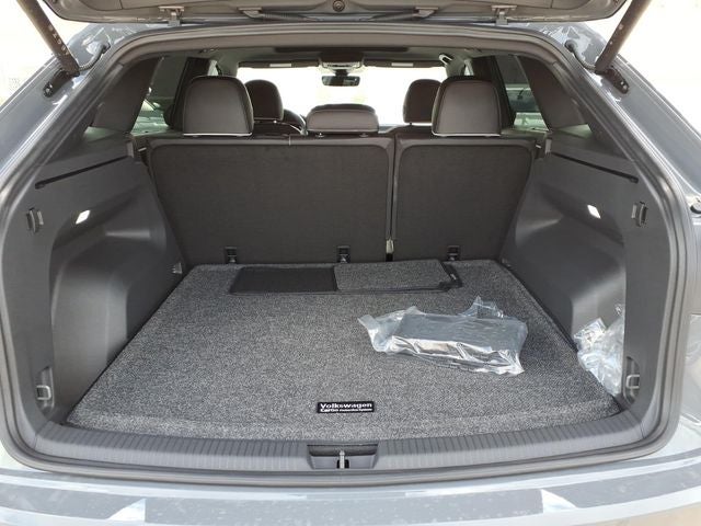 2026 Volkswagen Atlas Cross Sport SEL Premium R-Line