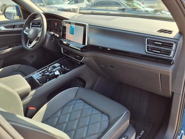 2025 Volkswagen Atlas Cross Sport 2.0T SEL Premium R-Line