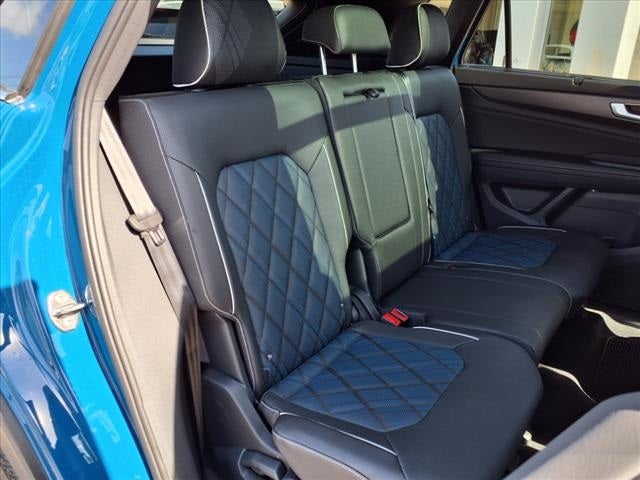 2025 Volkswagen Atlas Cross Sport 2.0T SEL Premium R-Line