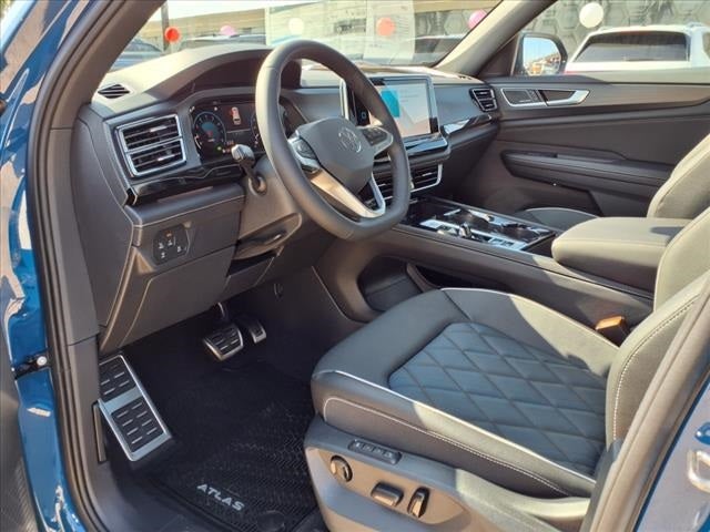 2025 Volkswagen Atlas Cross Sport 2.0T SEL Premium R-Line