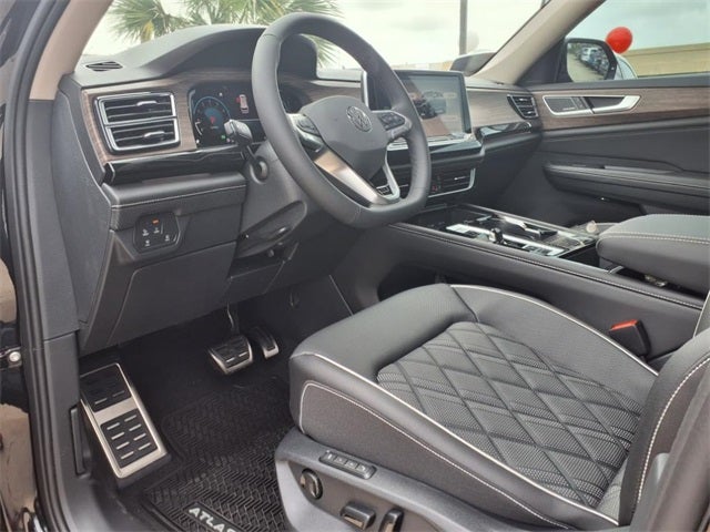 2025 Volkswagen Atlas 2.0T SEL Premium R-Line
