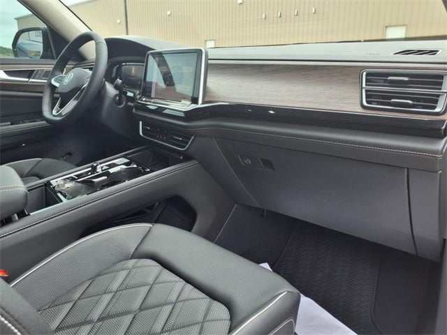 2025 Volkswagen Atlas 2.0T SEL Premium R-Line