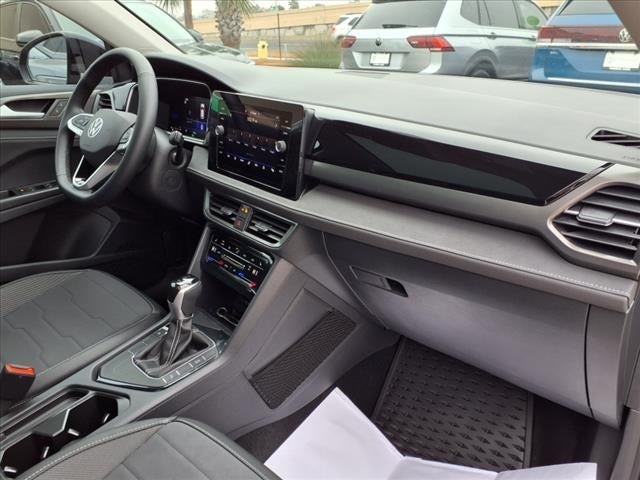 2025 Volkswagen Taos 1.5T SE Black