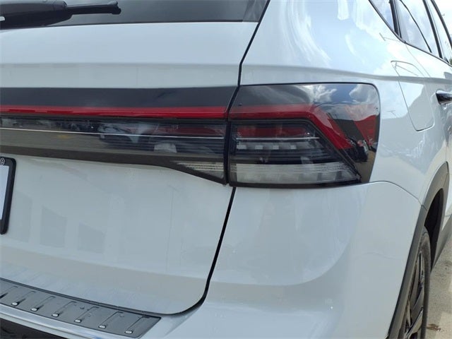 2025 Volkswagen Taos 1.5T SE Black