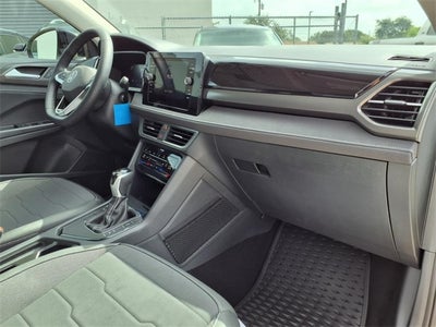 2025 Volkswagen Taos 1.5T SE Black