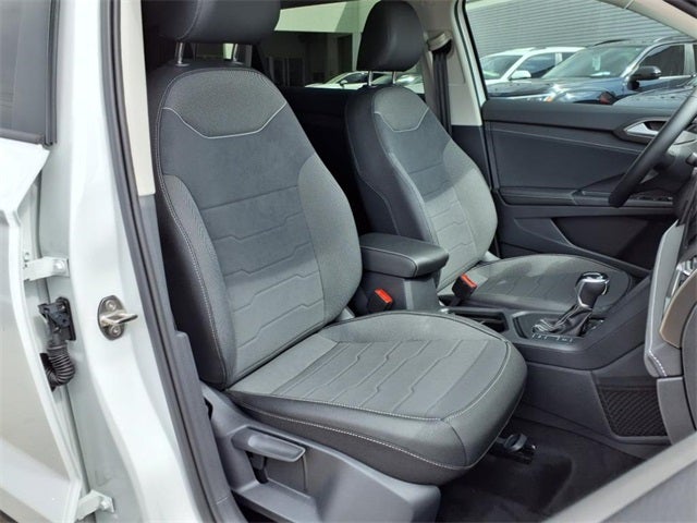 2025 Volkswagen Taos 1.5T SE Black