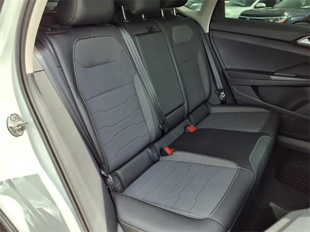 2025 Volkswagen Taos 1.5T SE Black