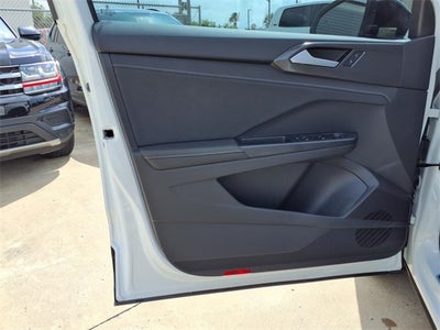 2025 Volkswagen Taos 1.5T SE Black