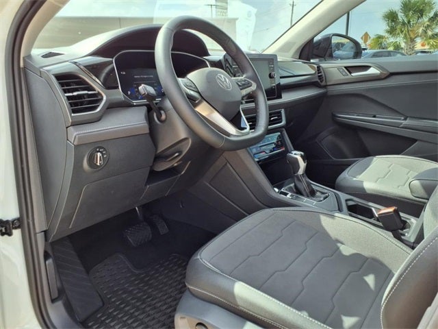 2025 Volkswagen Taos 1.5T SE Black