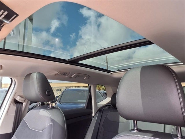 2025 Volkswagen Taos 1.5T SE Black