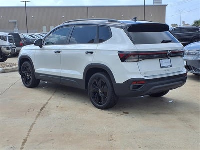 2025 Volkswagen Taos 1.5T SE Black