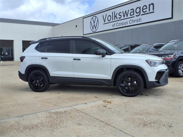 2025 Volkswagen Taos 1.5T SE Black