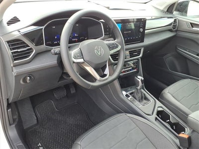 2026 Volkswagen Taos 1.5T SE Black