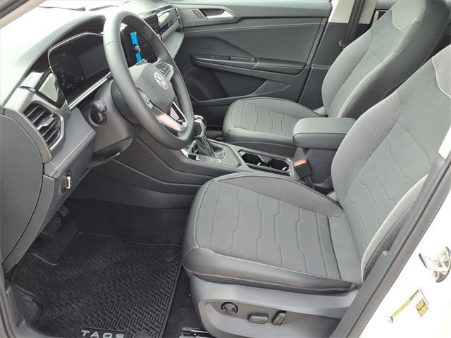 2026 Volkswagen Taos 1.5T SE Black