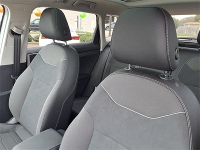 2026 Volkswagen Taos 1.5T SE Black