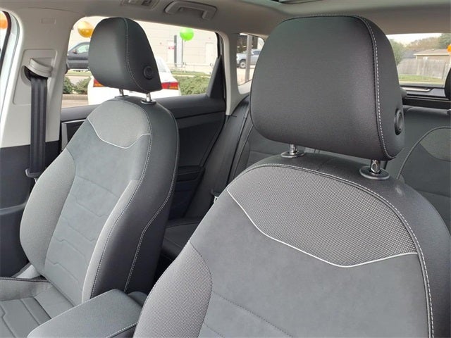 2026 Volkswagen Taos 1.5T SE Black