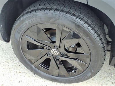 2026 Volkswagen Taos 1.5T SE Black