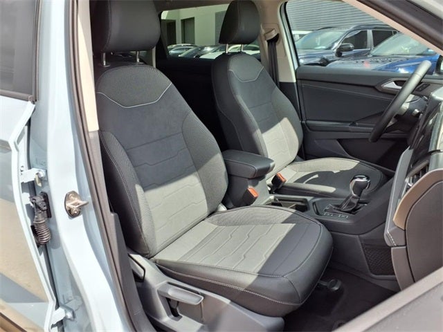 2025 Volkswagen Taos 1.5T SE Black