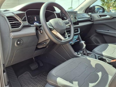 2025 Volkswagen Taos 1.5T SE Black