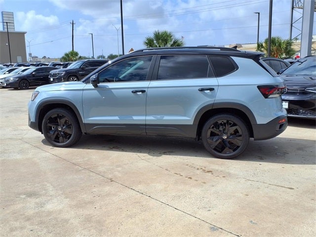 2025 Volkswagen Taos 1.5T SE Black