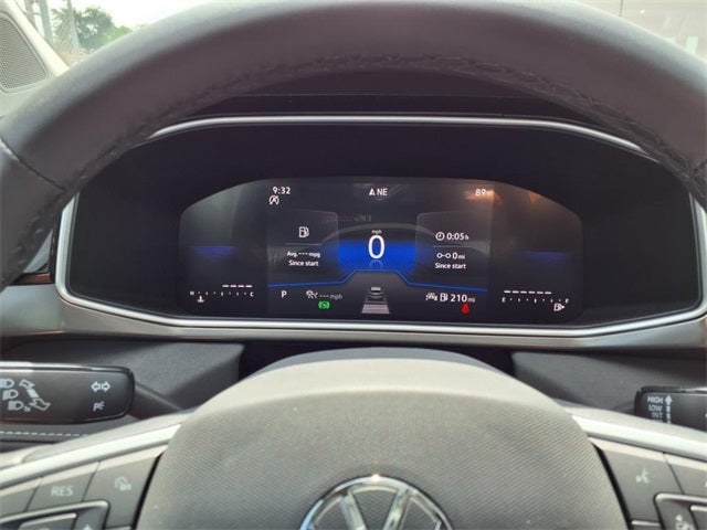 2025 Volkswagen Taos 1.5T SE Black