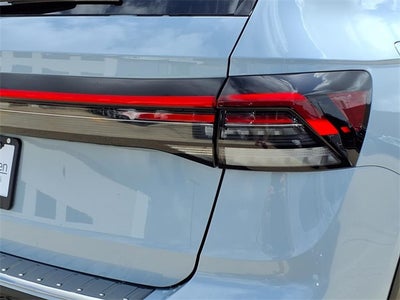 2025 Volkswagen Taos 1.5T SE Black