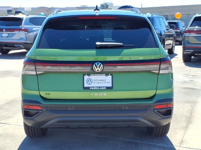 2027 Volkswagen Taos 1.5T SE Black